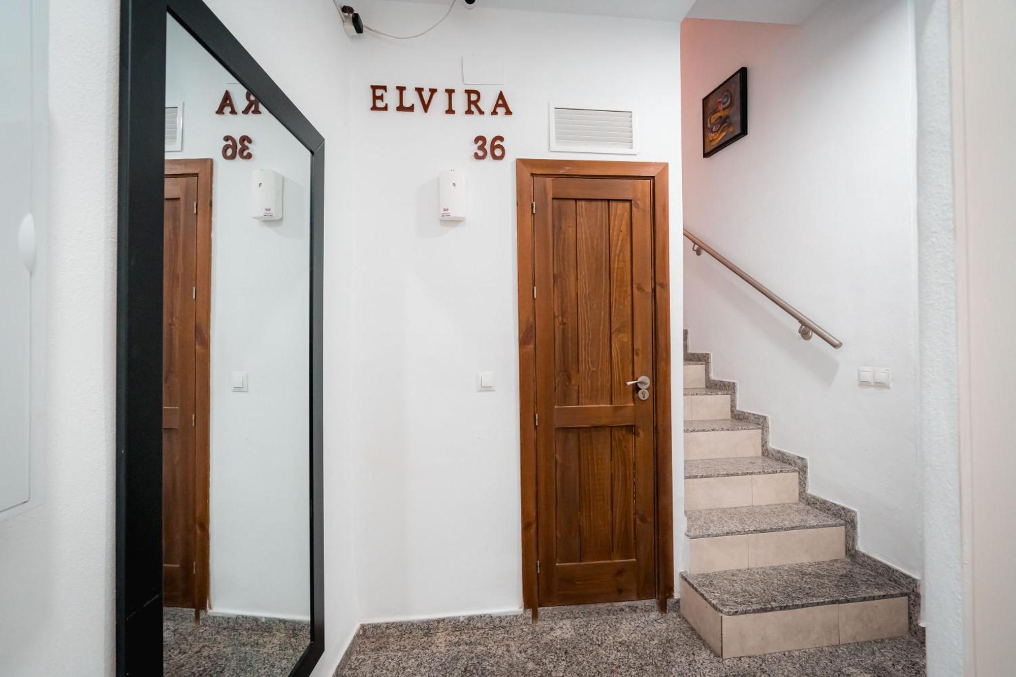 Qh Elvira Apartment Granada Bagian luar foto