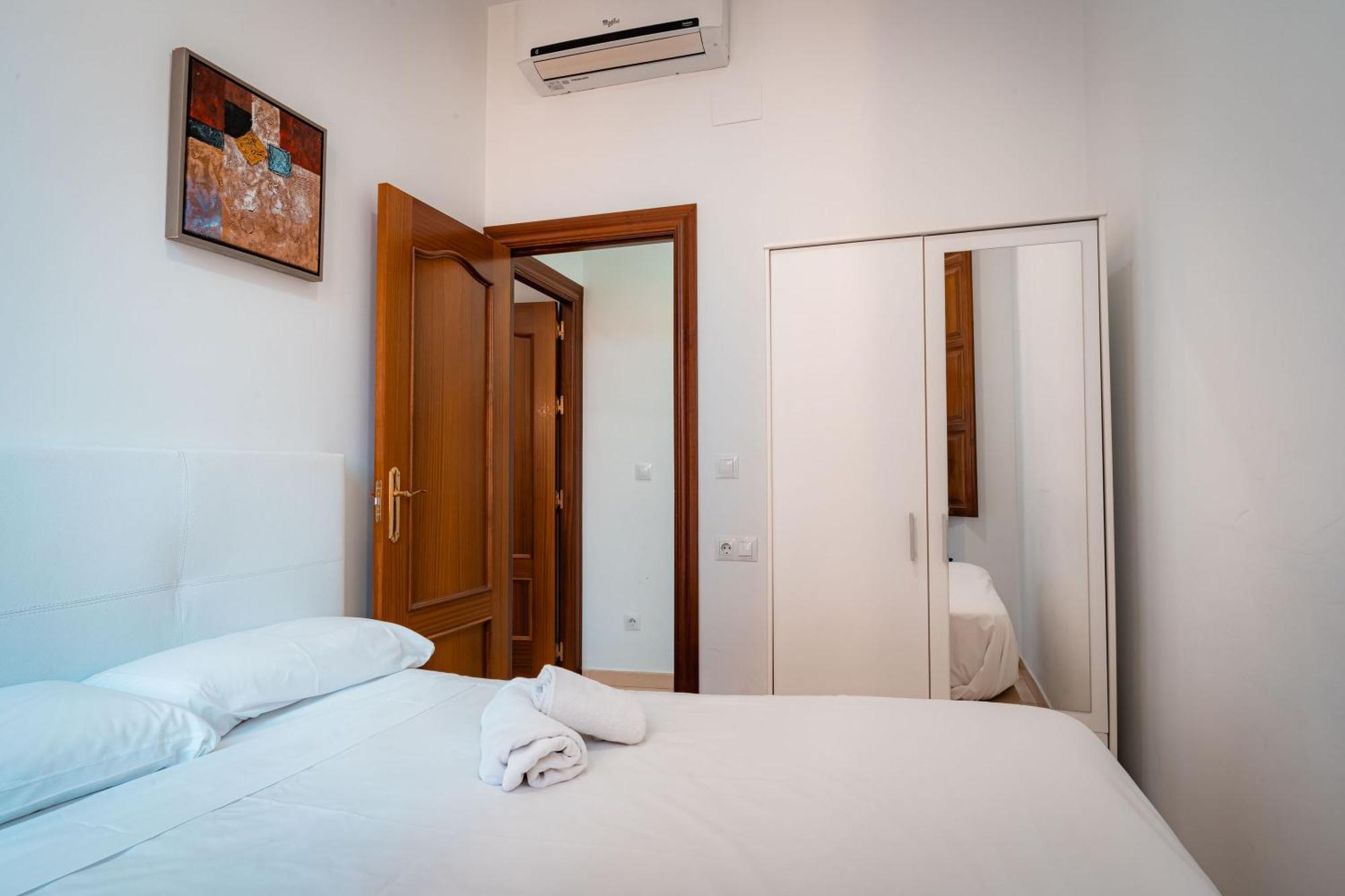 Qh Elvira Apartment Granada Bagian luar foto